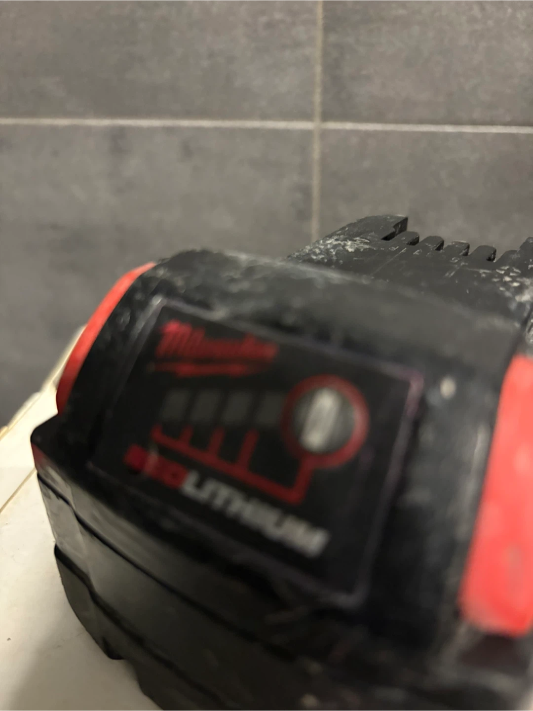 Milwaukee M18 REDLITHIUM XC Battery - photo 5