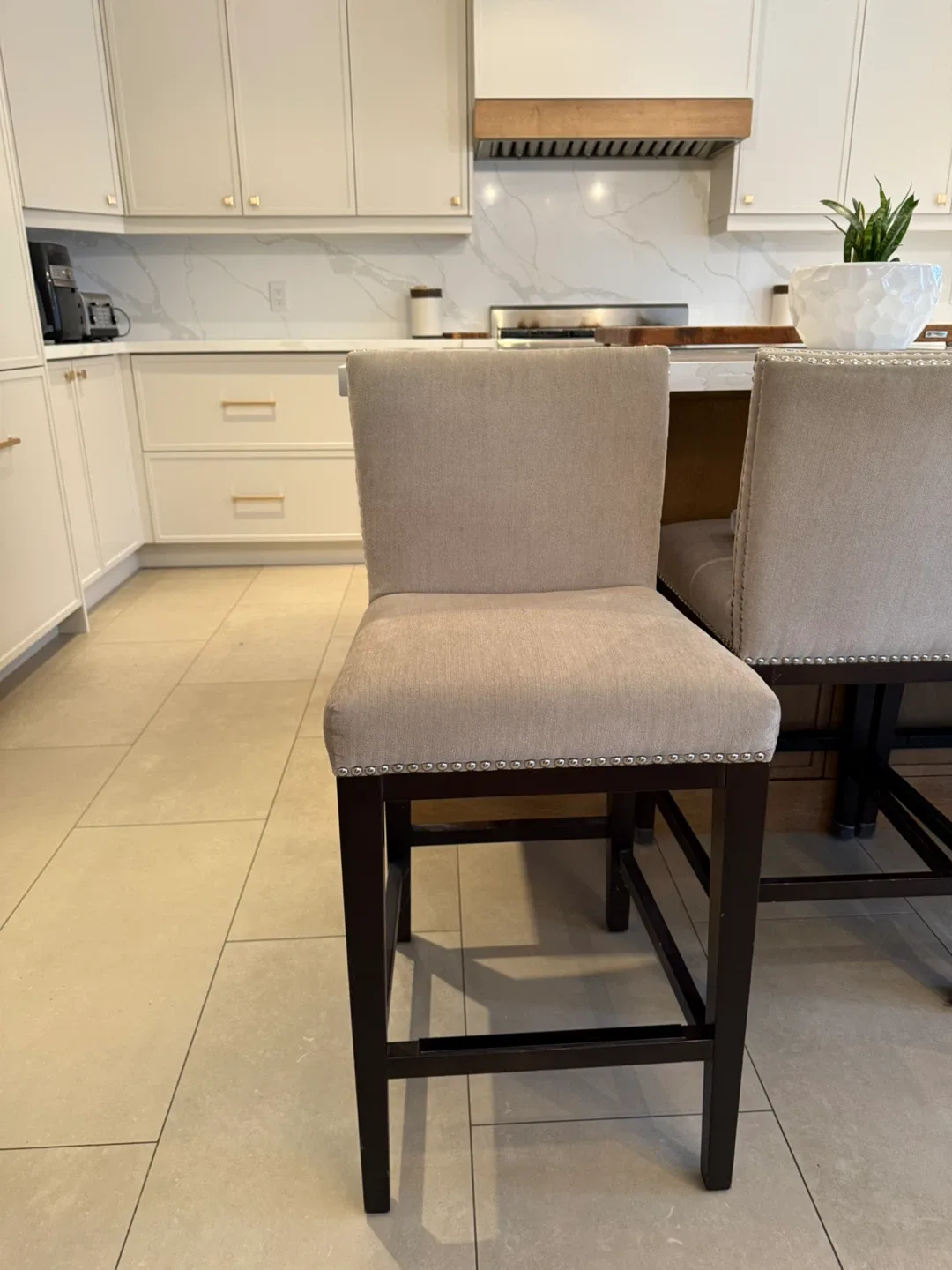 Set of 4 Beige Counter Height Stools image indicator(3)