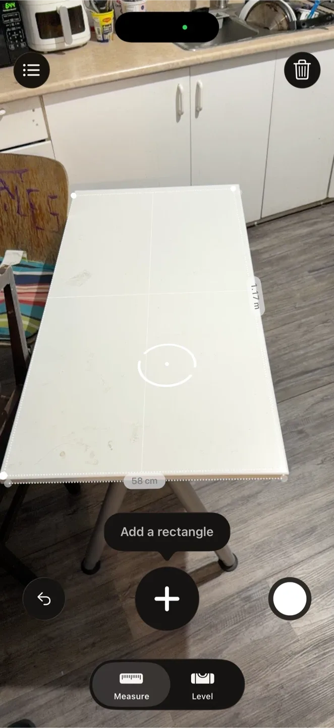 White height adjustable Table (117cm x 58cm)