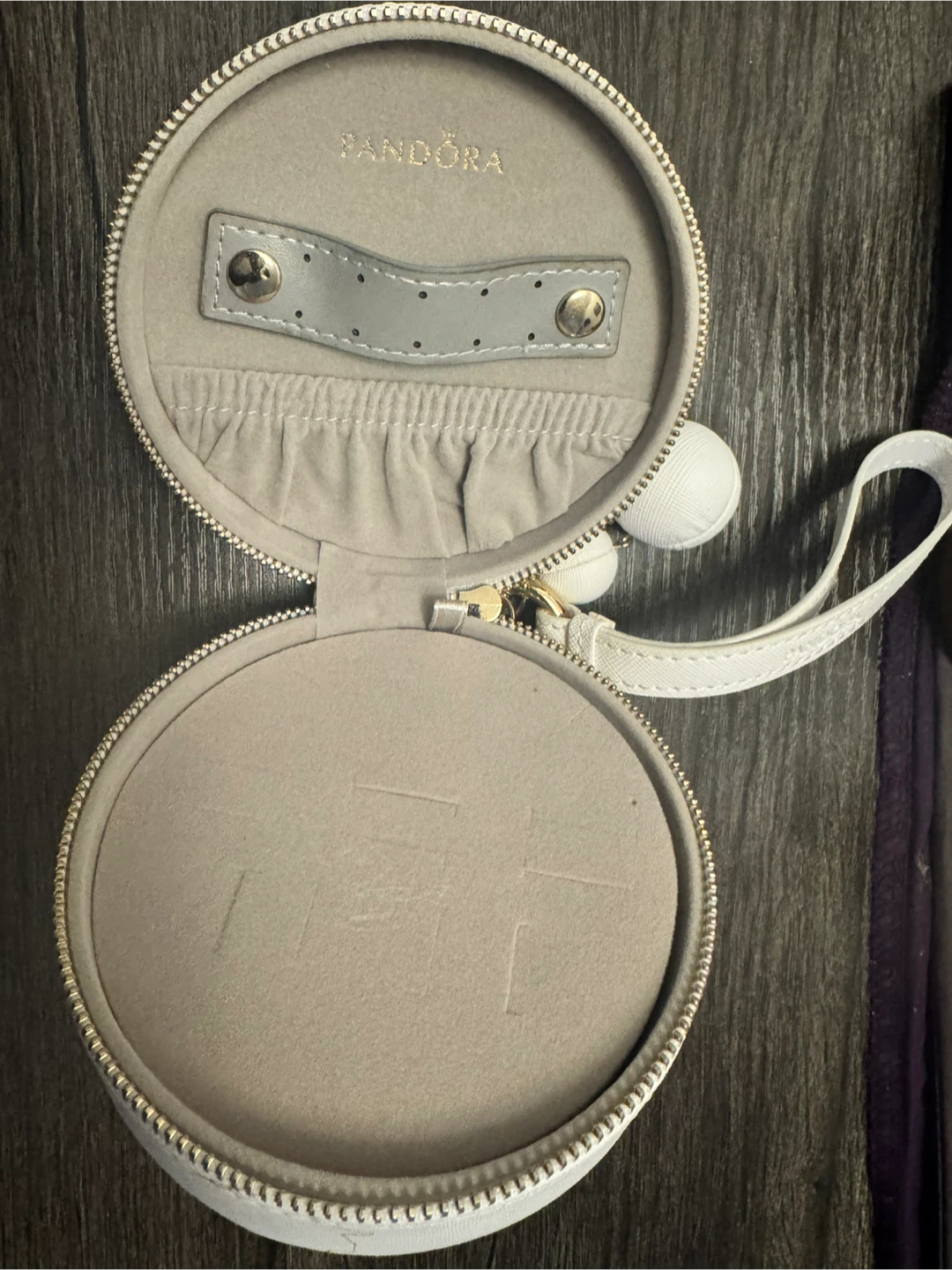 Pandora Round Jewelry Case - White