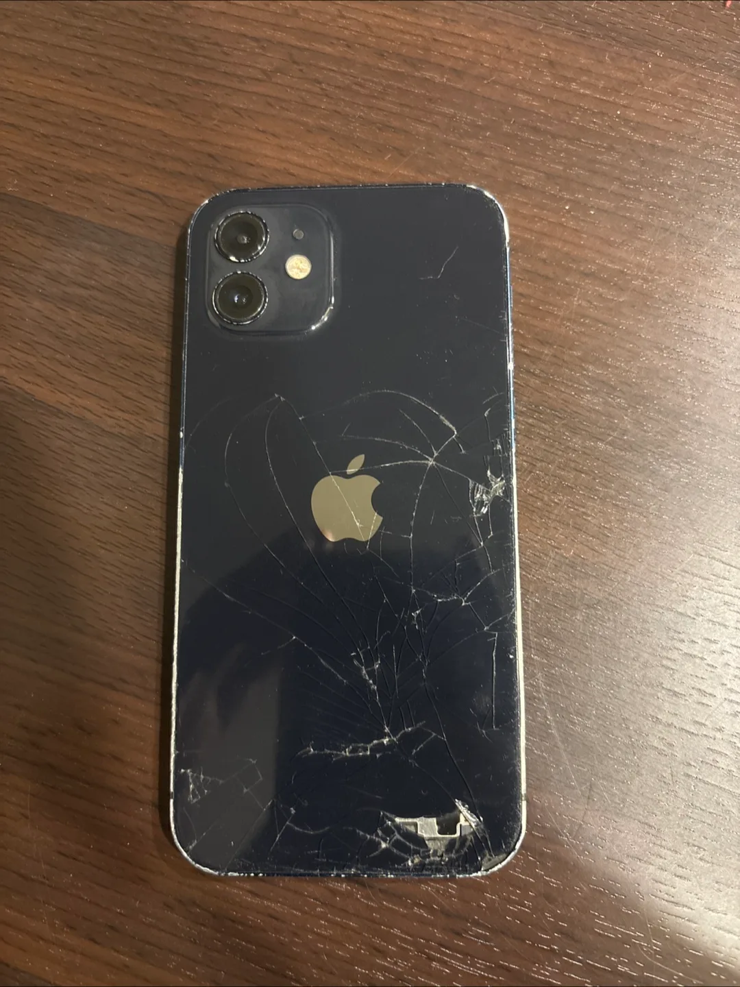 Cracked iPhone 12 image indicator(2)