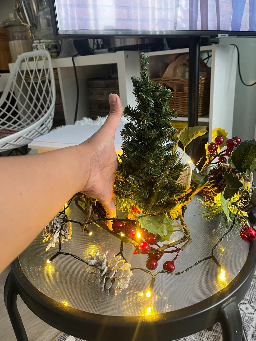 Tiny Christmas Tree with Lights and Wreath - photo 4