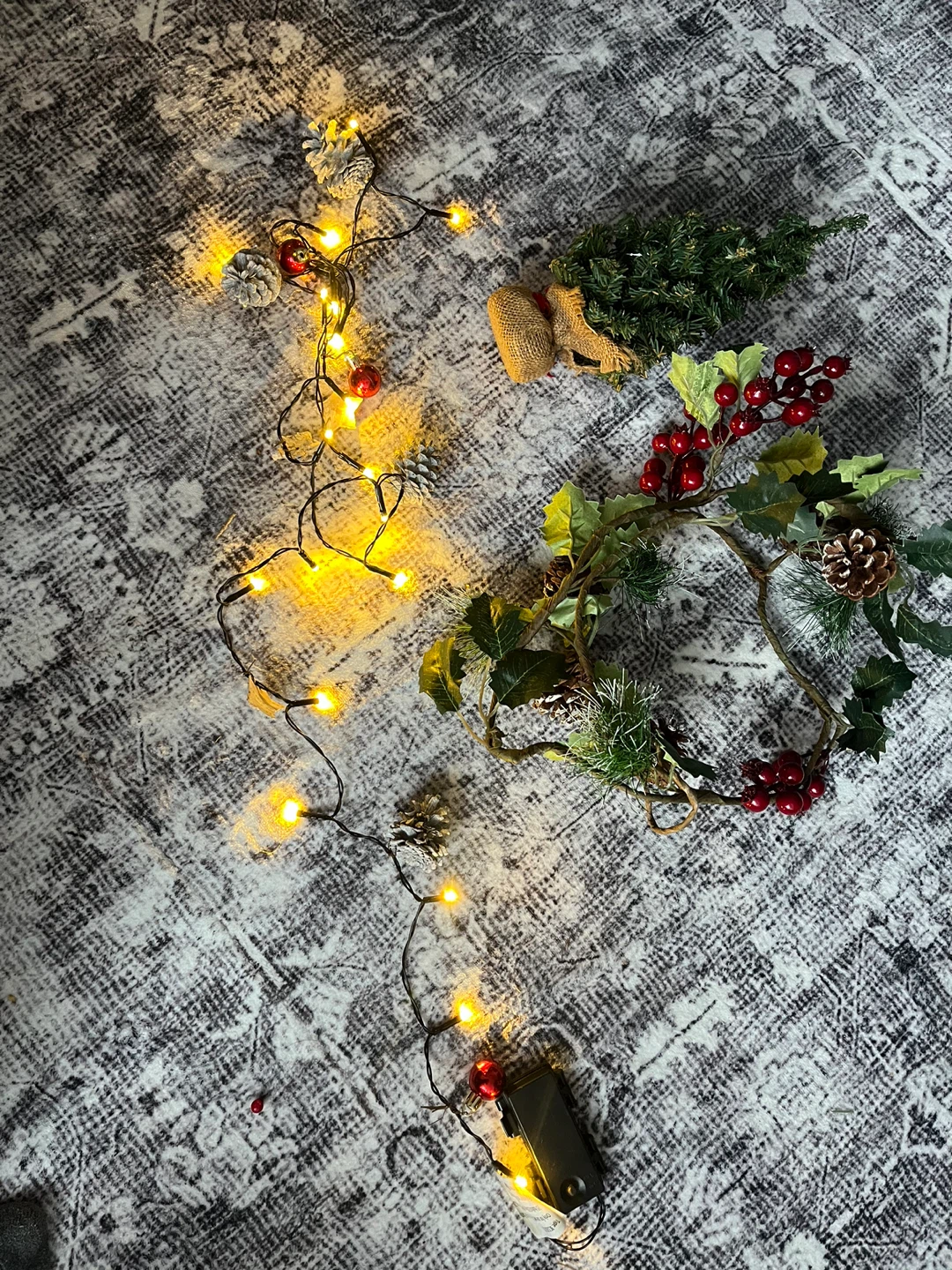 Tiny Christmas Tree with Lights and Wreath - photo 2
