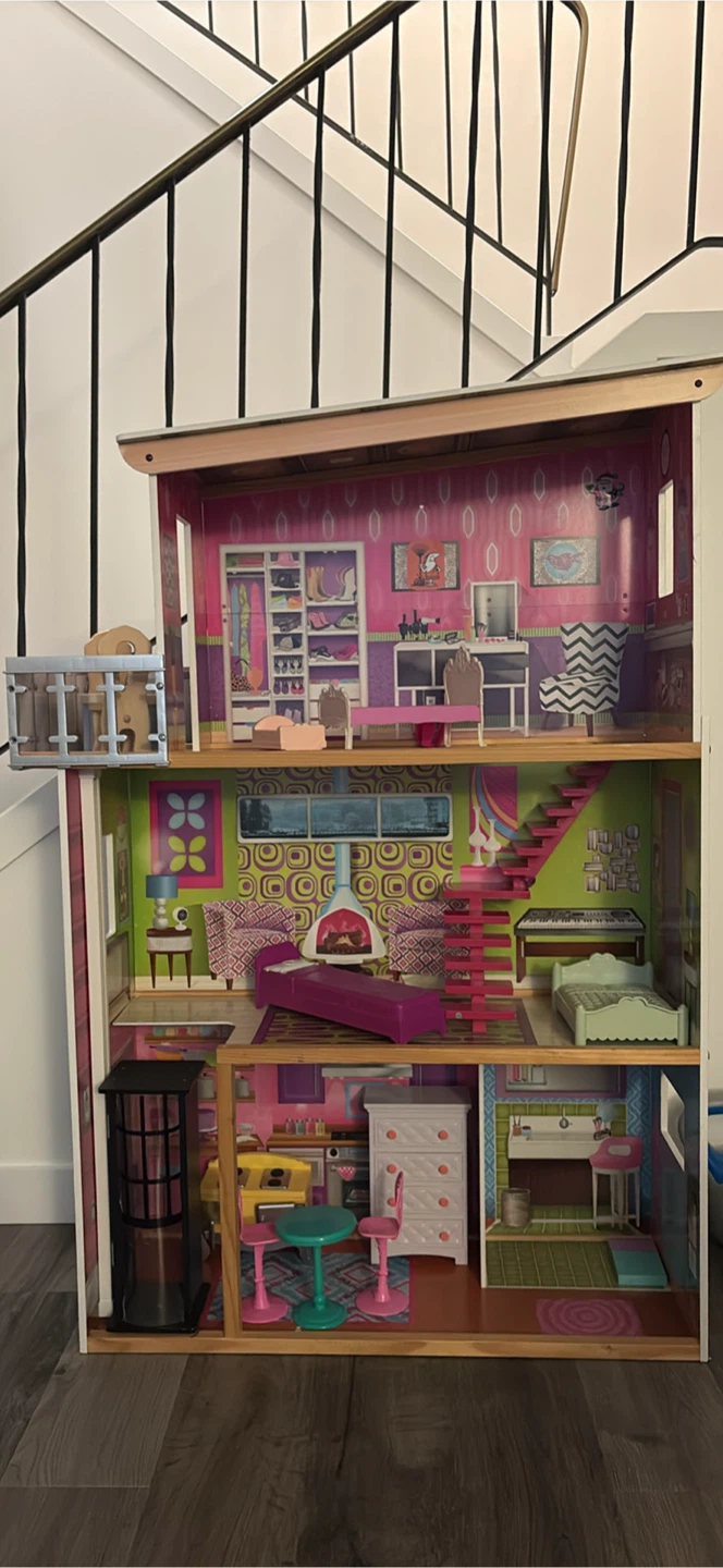 Dollhouse - photo 2
