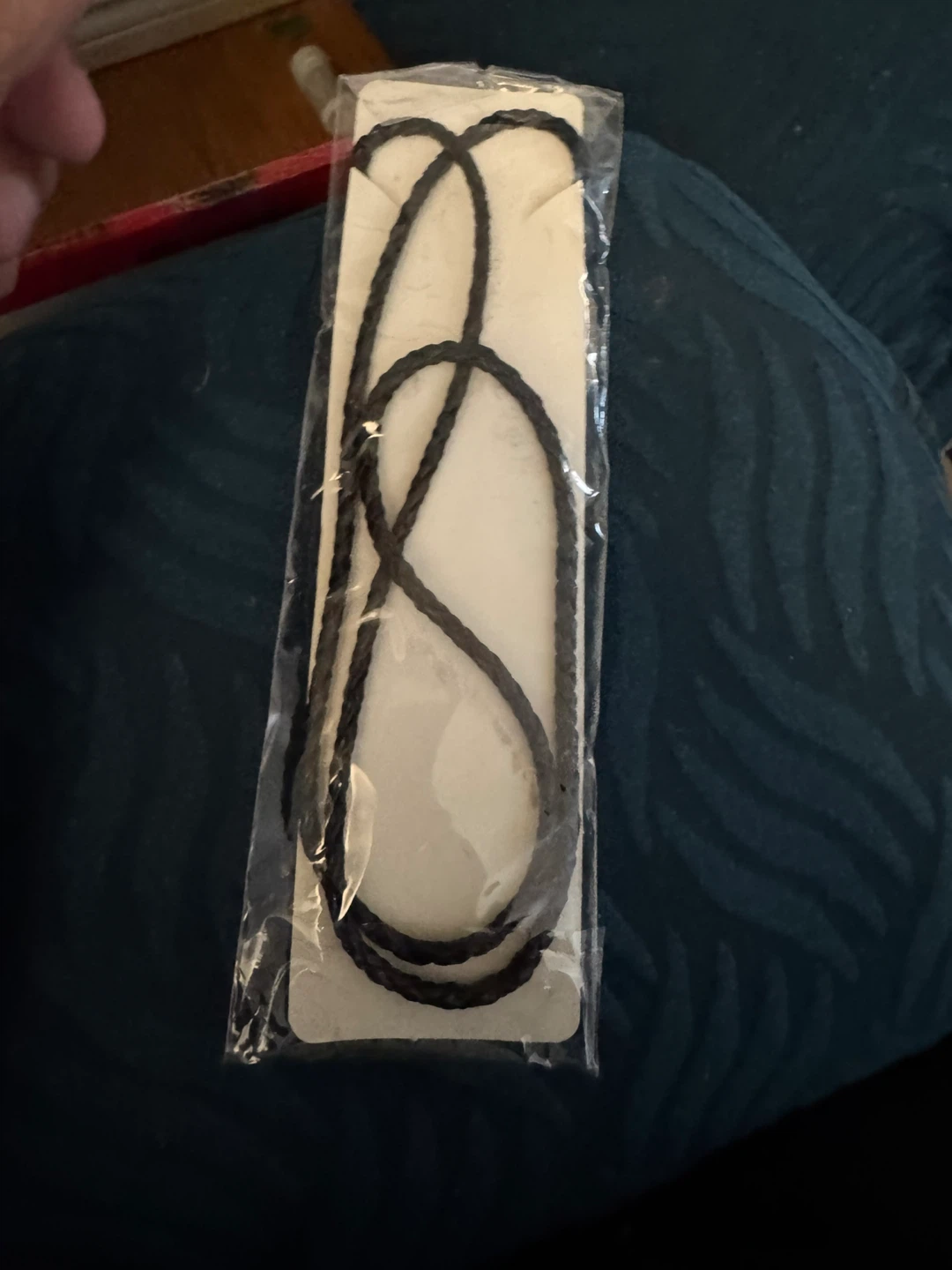 New Fashion Jewelry Bolo Tie - Initial V - photo 3