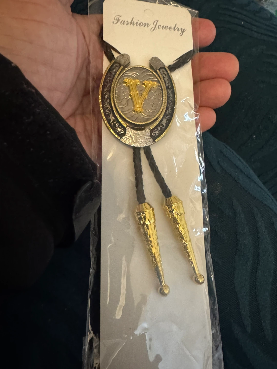 New Fashion Jewelry Bolo Tie - Initial V - photo 2