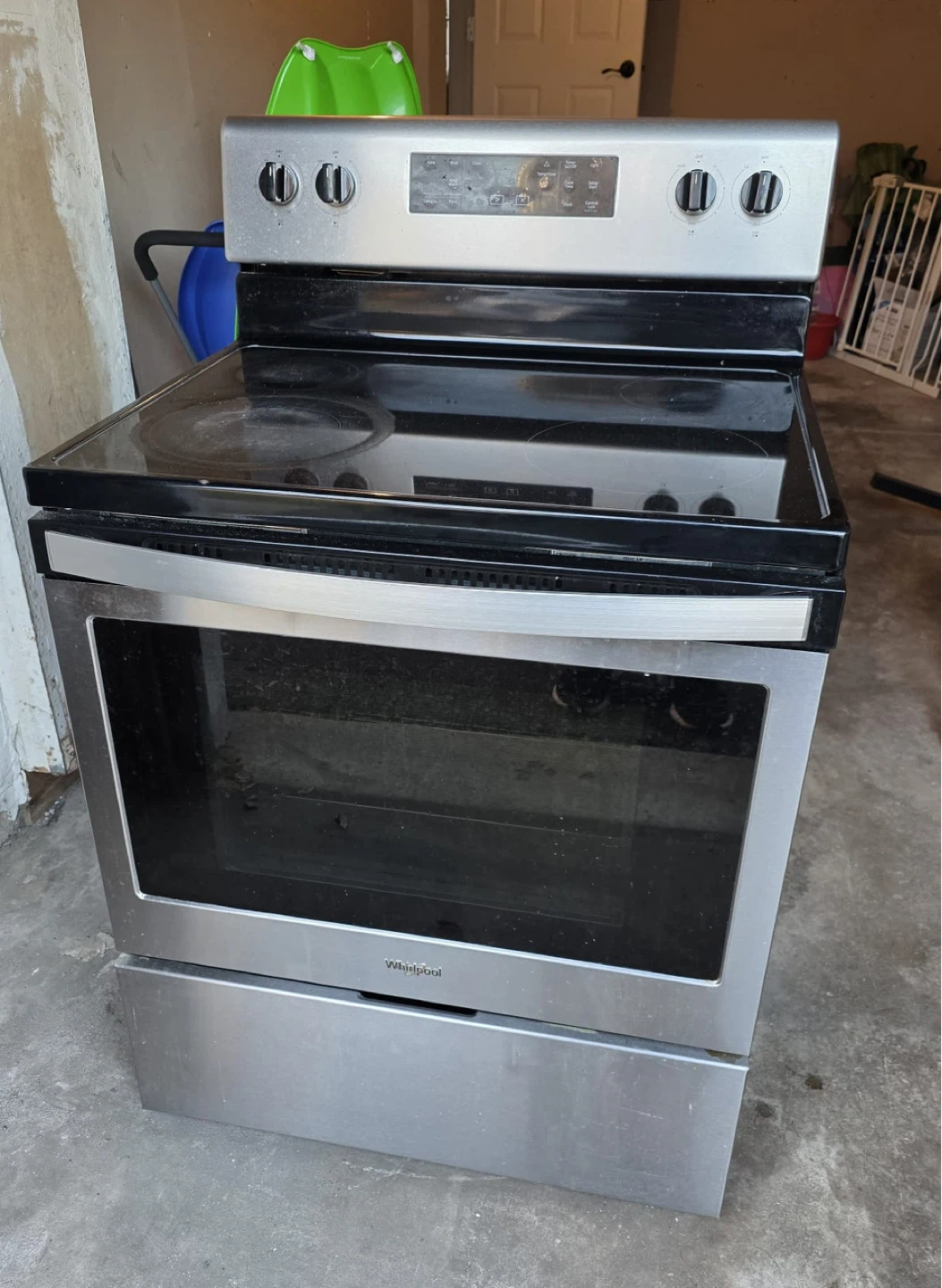 Whirlpool Stainless Steel Glass-top Electric Range