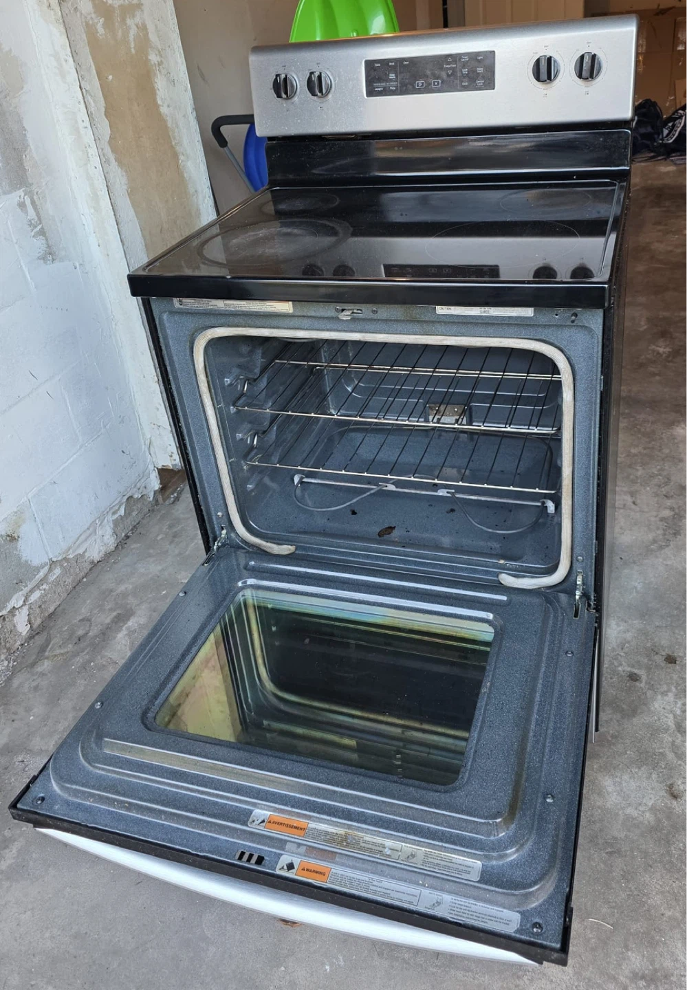 Whirlpool Stainless Steel Glass-top Electric Range - photo 3