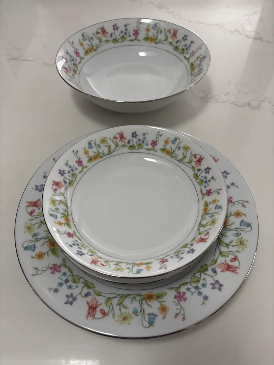 Crown Ming Fine China Dinnerware Set