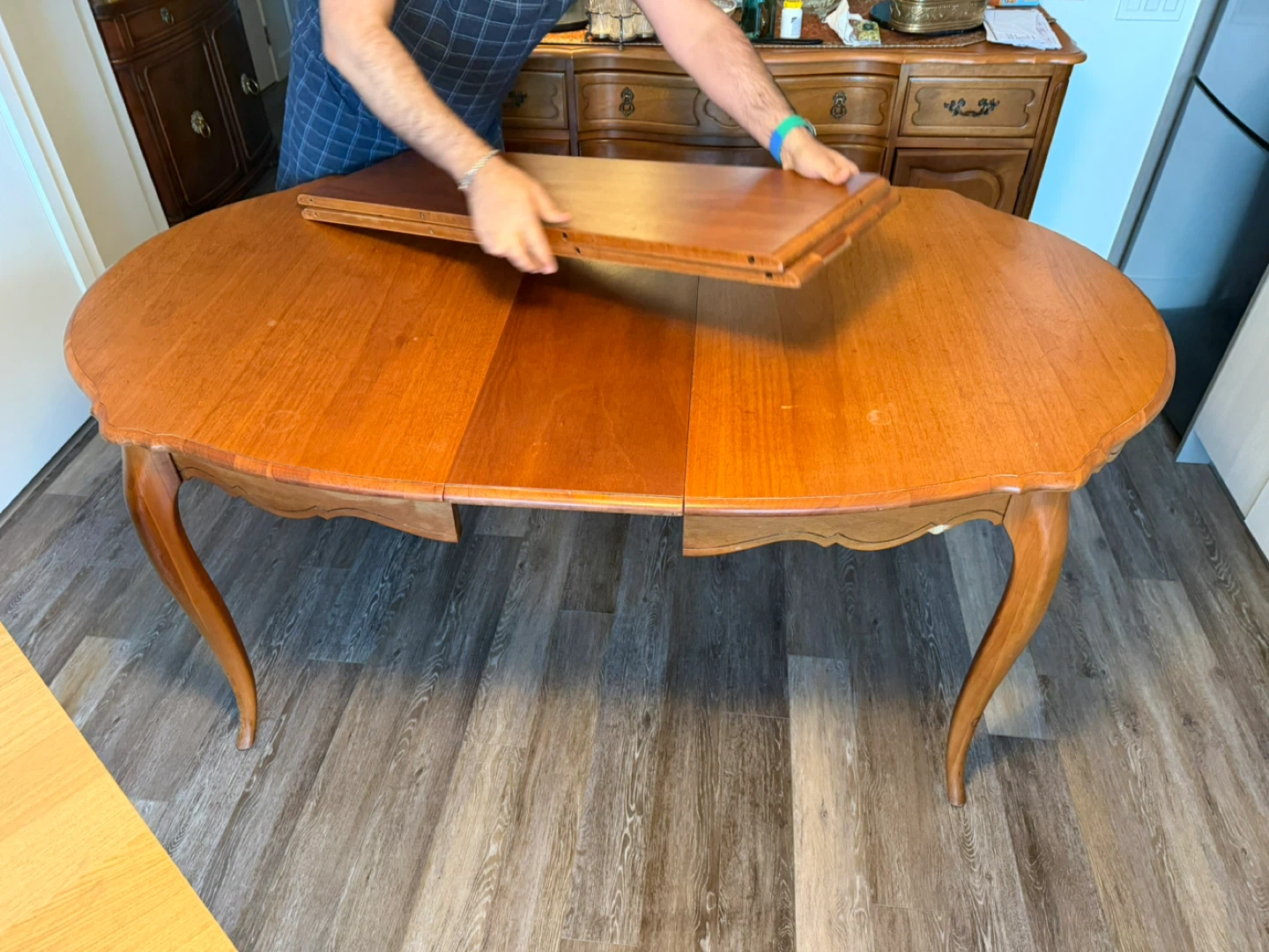 Extendable Wooden Dining Table - photo 5