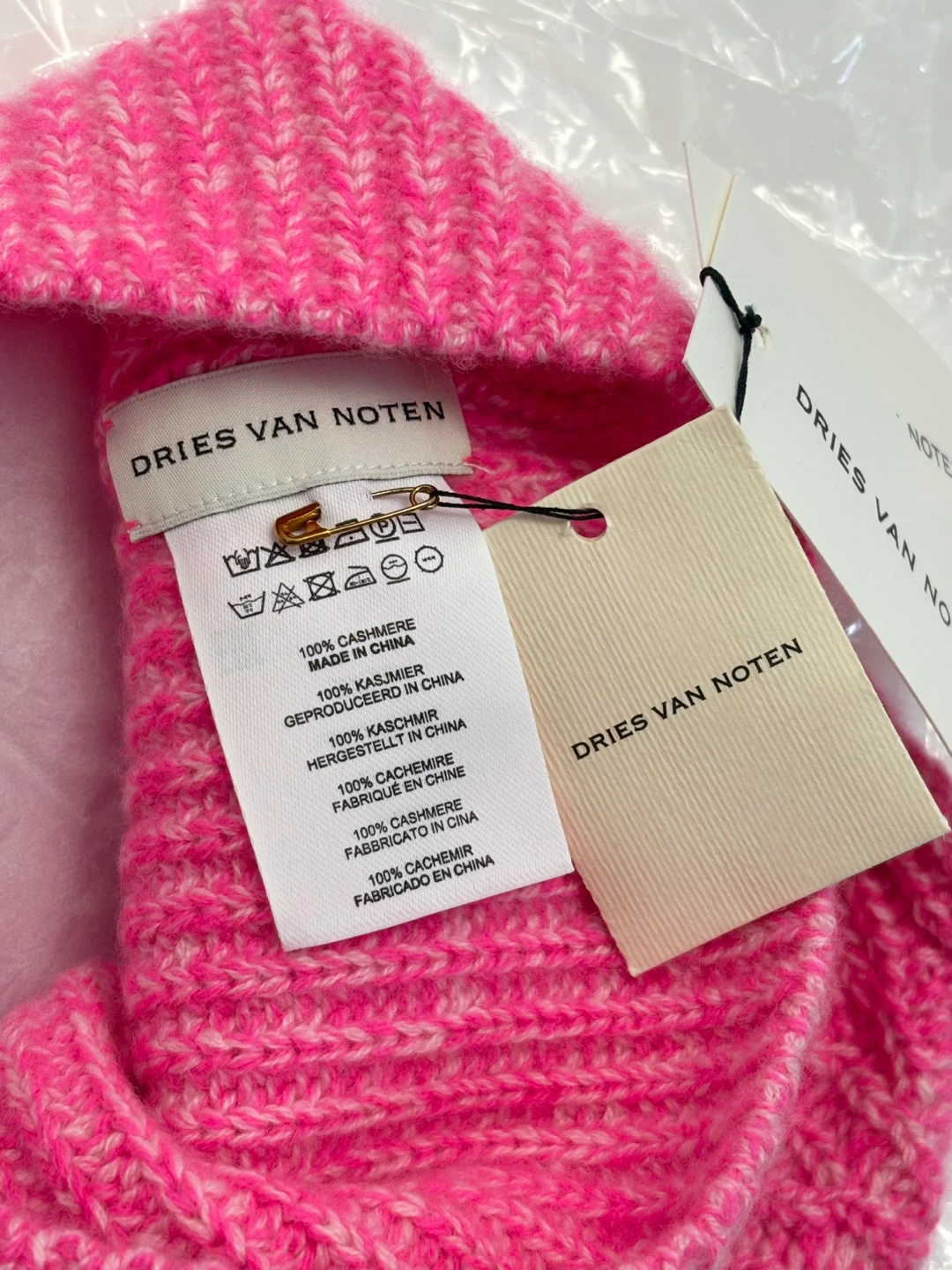 Dries Van Noten Beanie Vibrant Pink Cashmere Beanie - photo 3