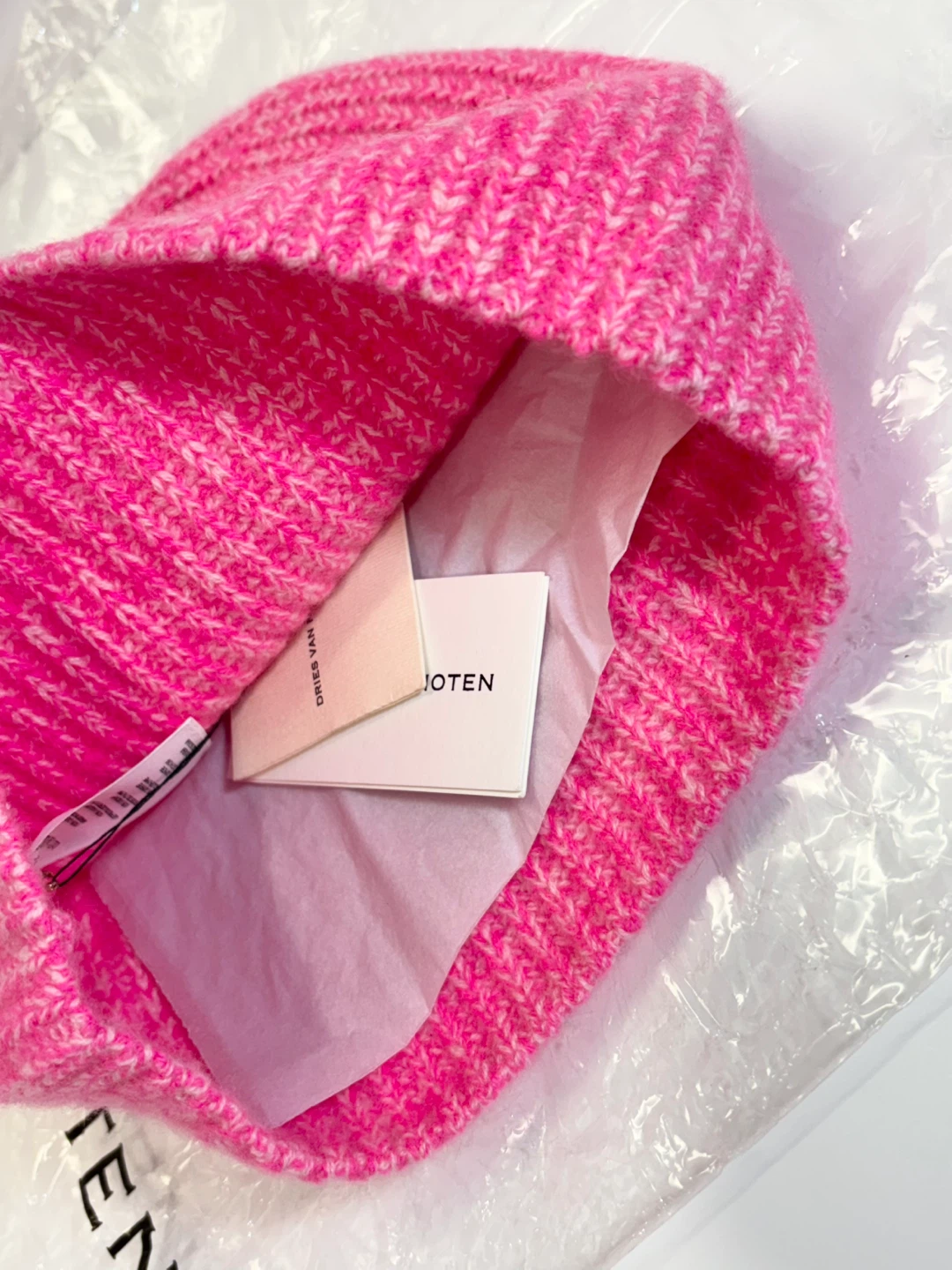 Dries Van Noten Beanie Vibrant Pink Cashmere Beanie - photo 5