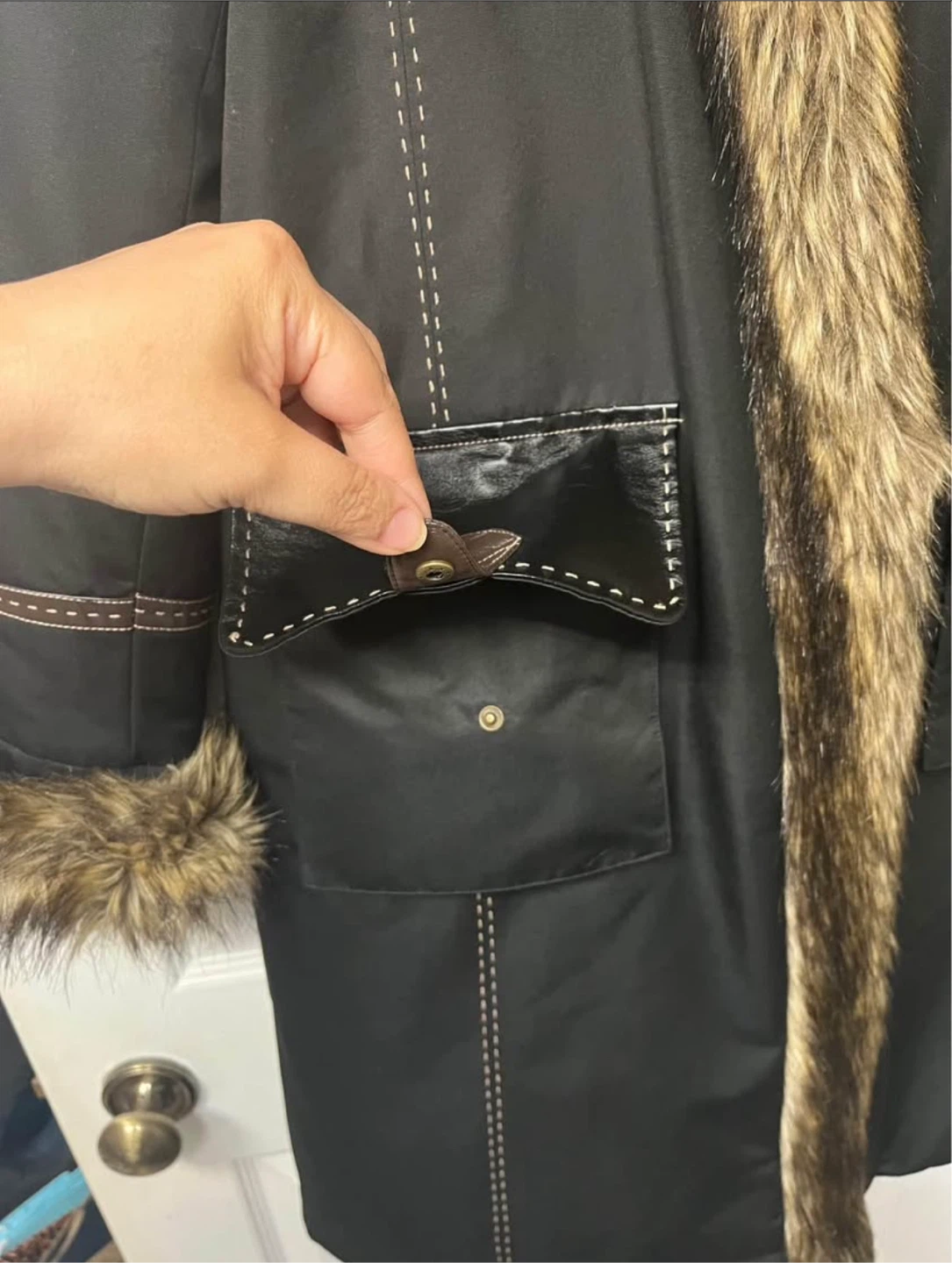 Novelti Adorable Junior Black Faux Fur Trim Coat Xl/Tg - photo 3
