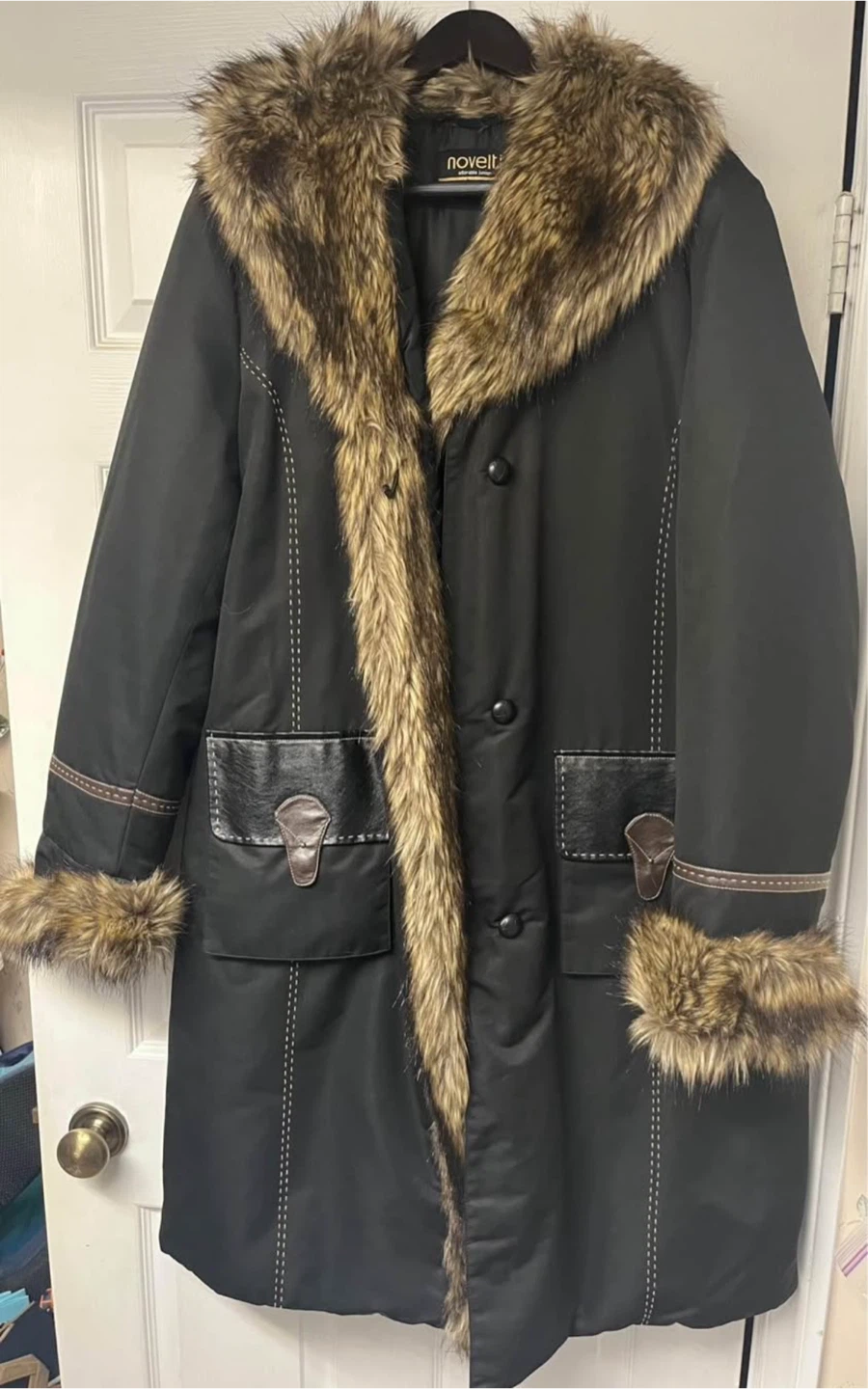 Novelti Adorable Junior Black Faux Fur Trim Coat Xl/Tg