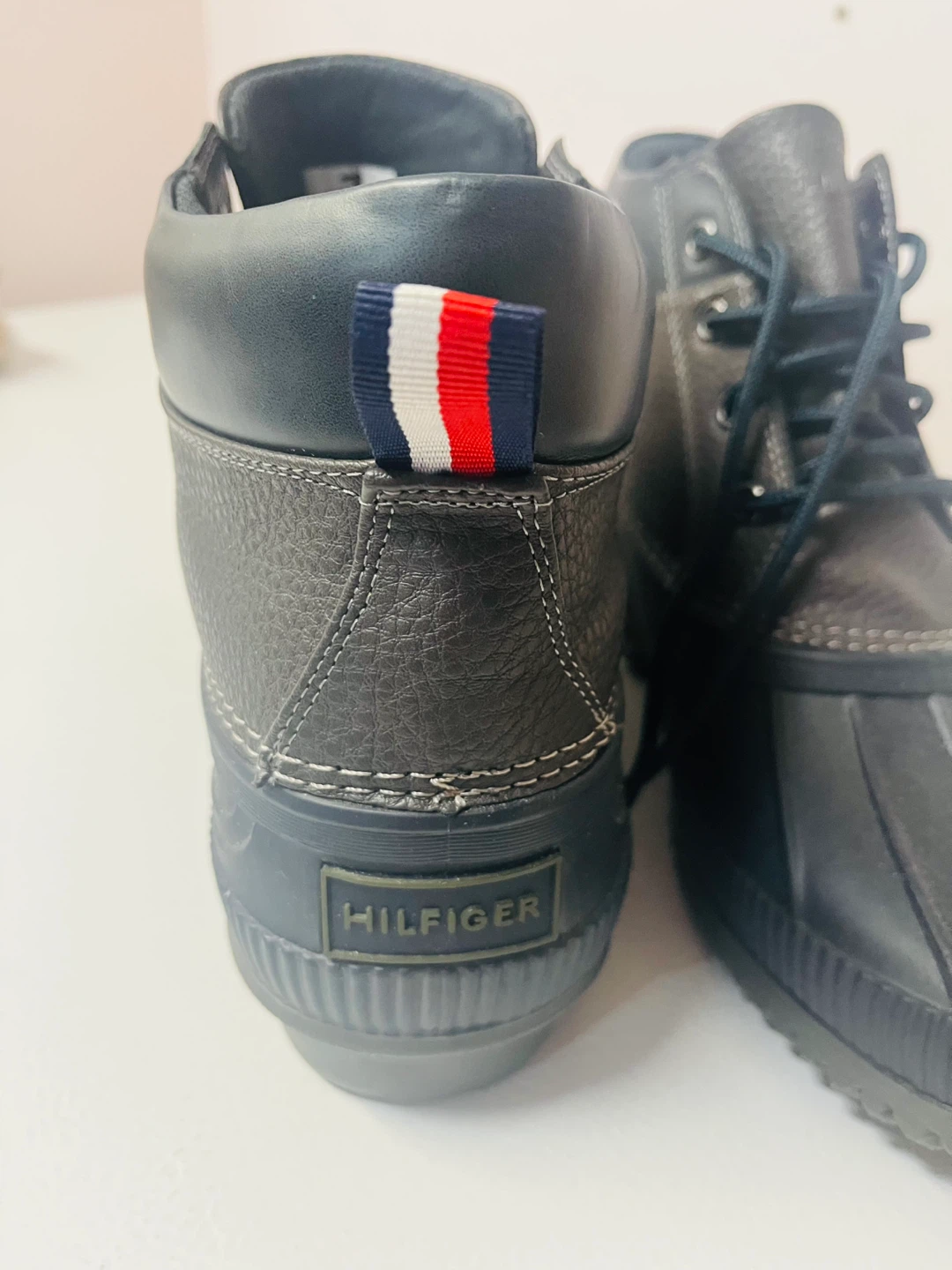Tommy Hilfiger women’s  Duck Boots, Size 9 - photo 4