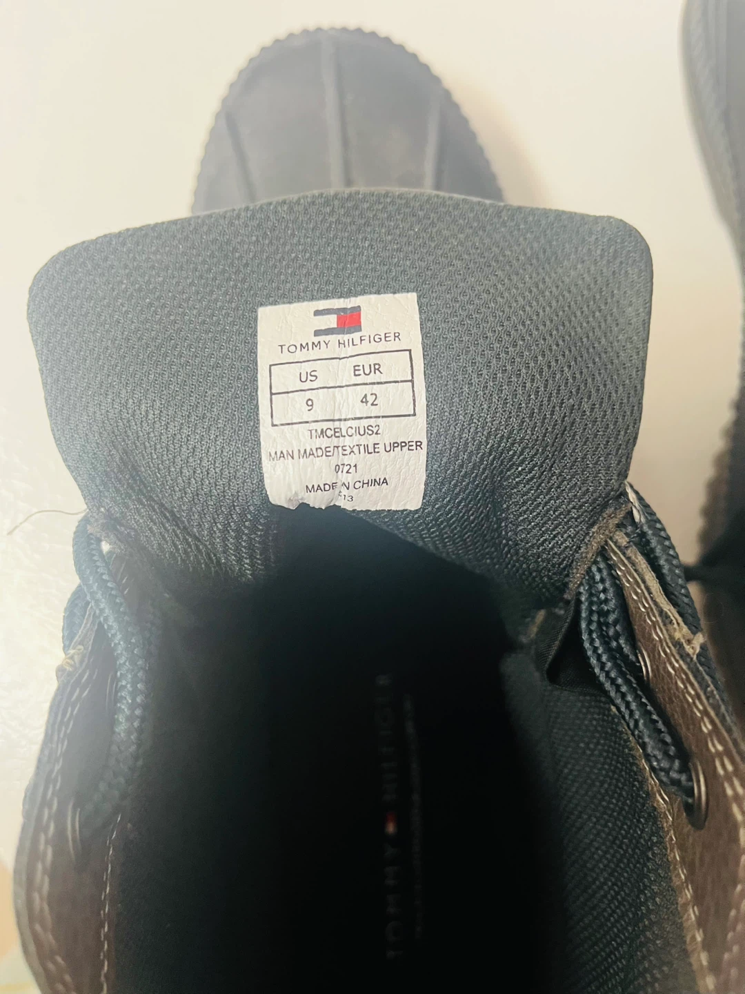 Tommy Hilfiger women’s  Duck Boots, Size 9 - photo 5