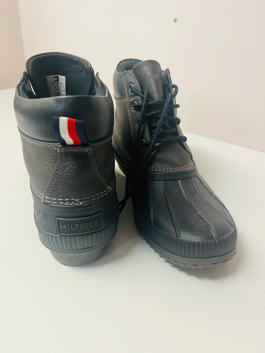 Tommy Hilfiger women’s  Duck Boots, Size 9 - photo 3
