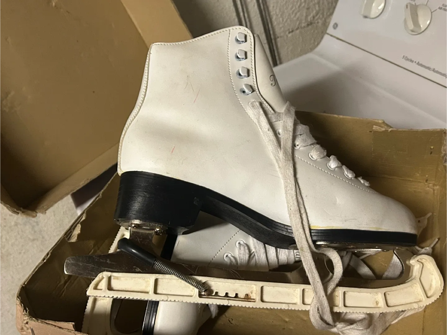 Sher-Wood Tara Figure Skates - Size 10