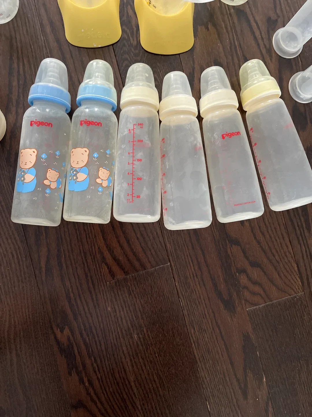 Pigeon Baby Bottles & Medela Breast Pump Bottles image indicator(2)