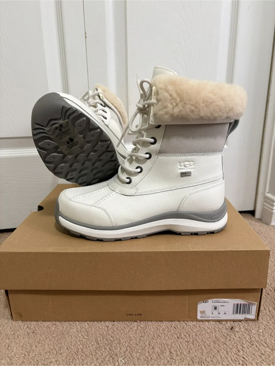 BNIB UGG Women's Adirondack III winter boots, size 8.