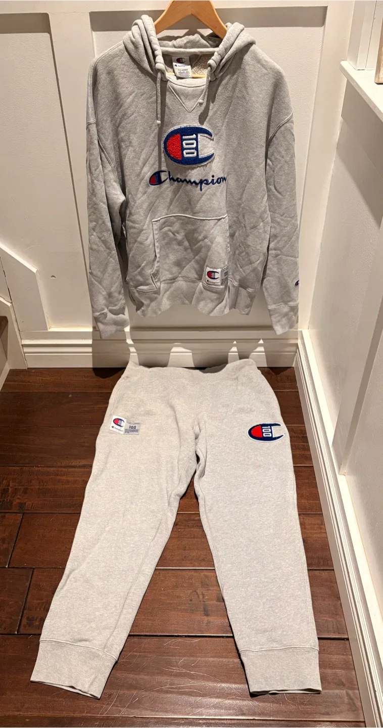 Men’s Champion Hoodie & Sweatpants Set - XL