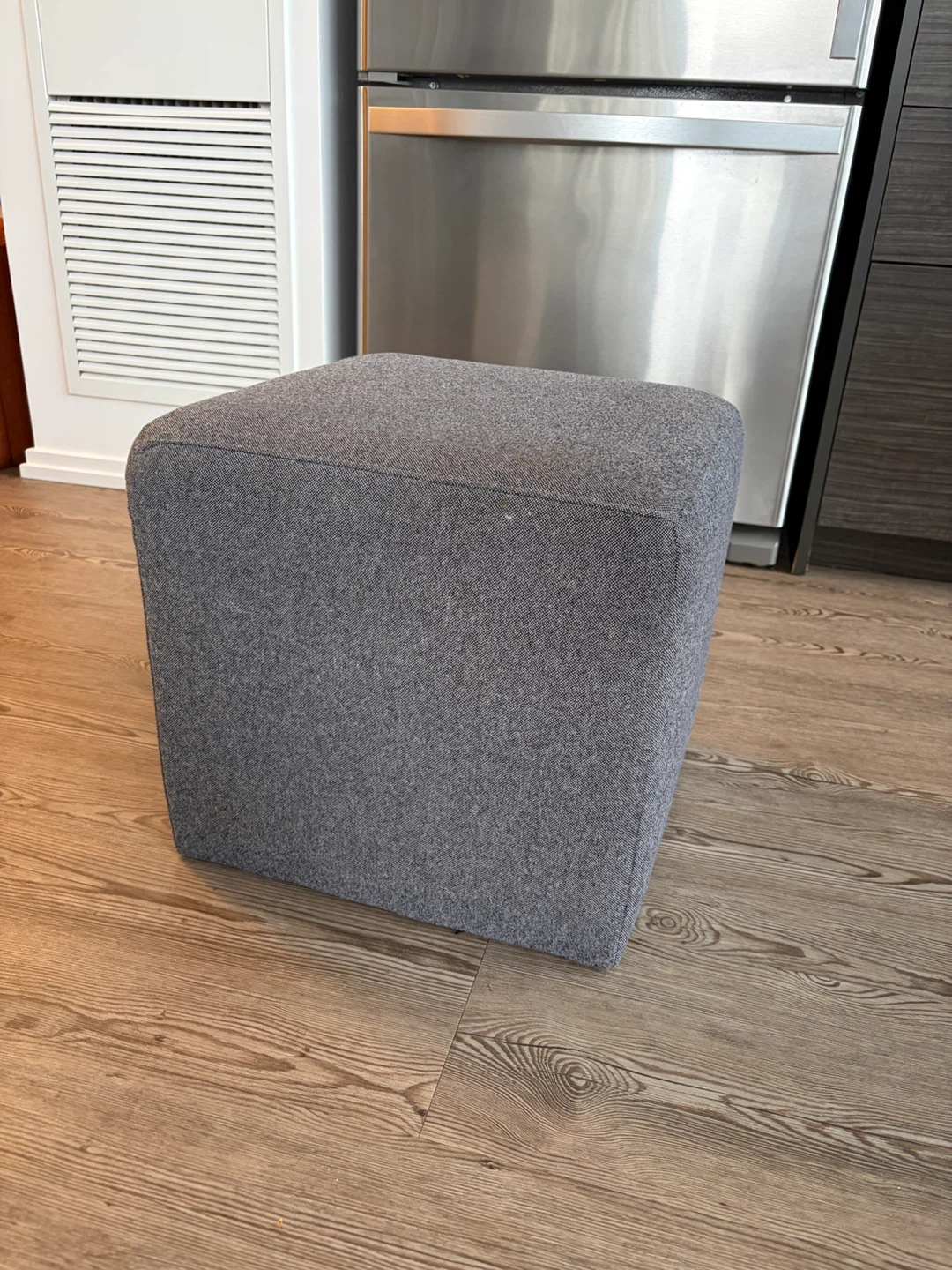 EQ3 Grey Ottoman - photo 2