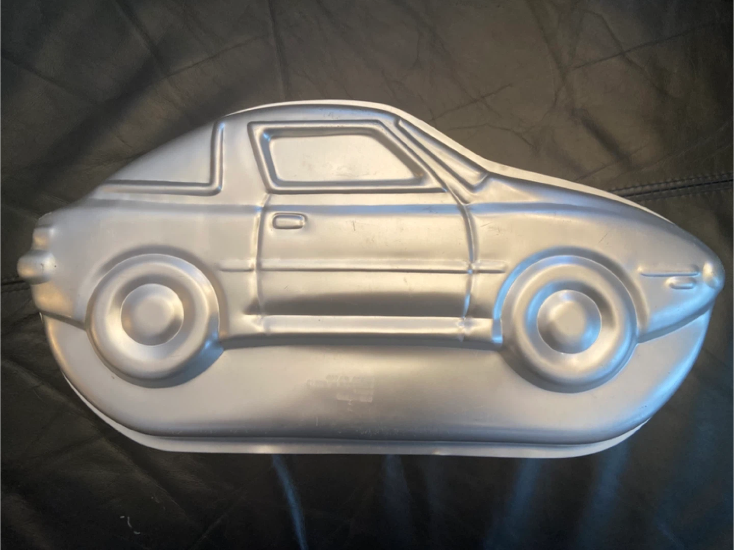 Wilton 1979 Car Cake Pan - photo 2