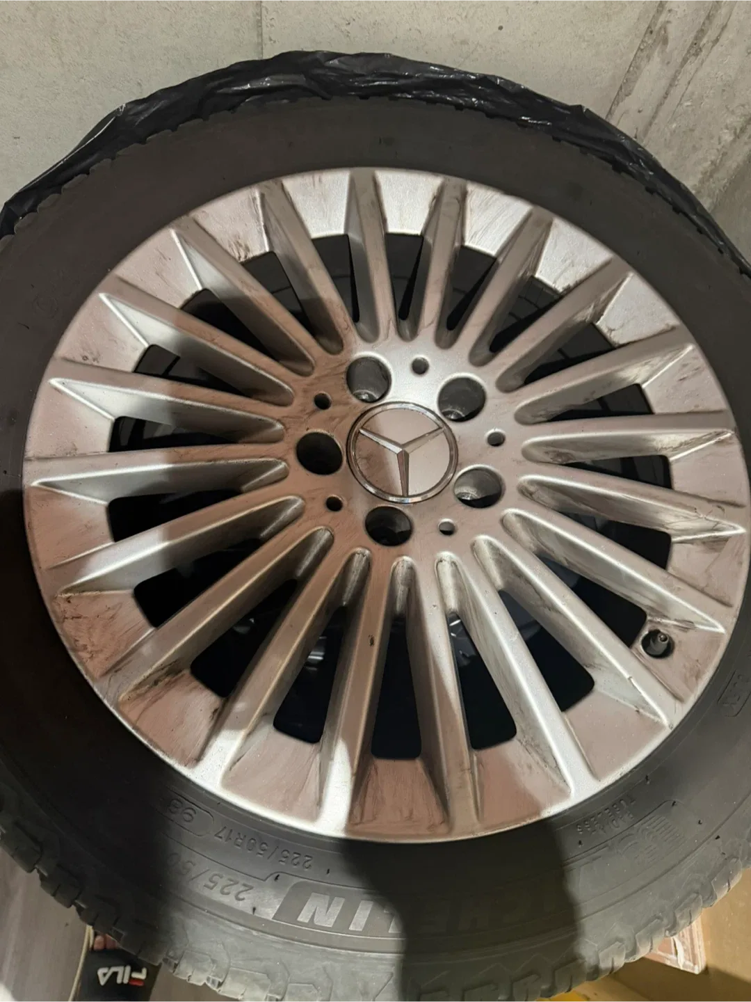 Michelin 225/50R17 Tire with Mercedes Rim