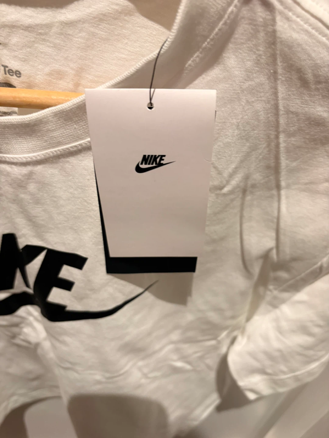 2 Women’s New Nike The Nike Tee White - Size M - photo 5
