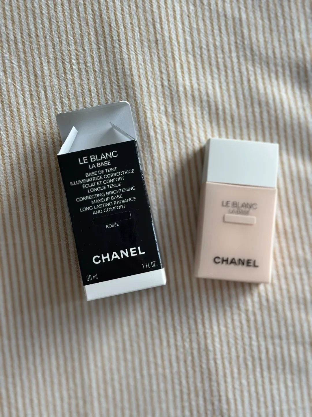 Chanel La Base Correcting Brightening Makeup Base