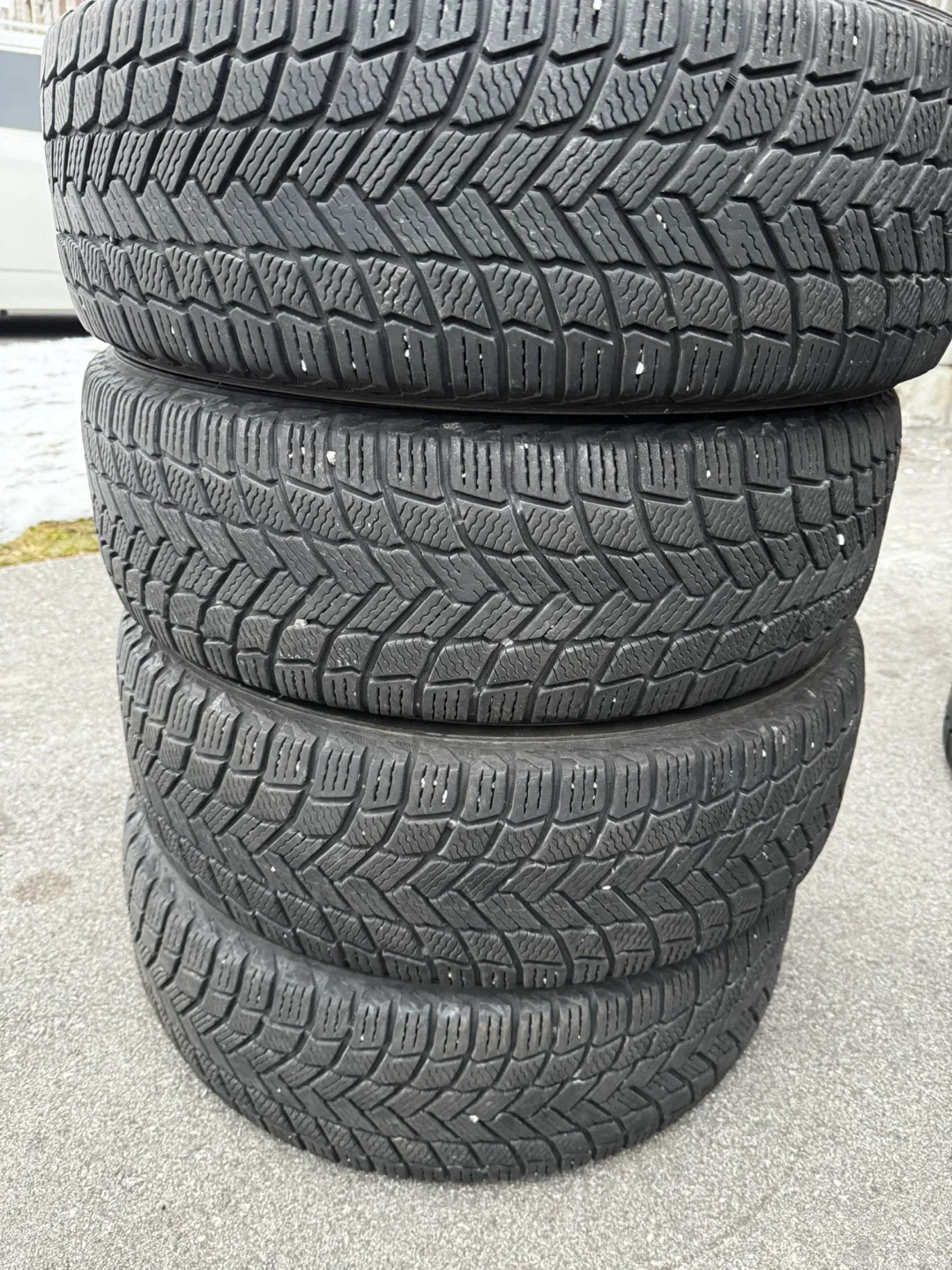 Michelin X-Ice Snow Winter Tires - 225/60R17