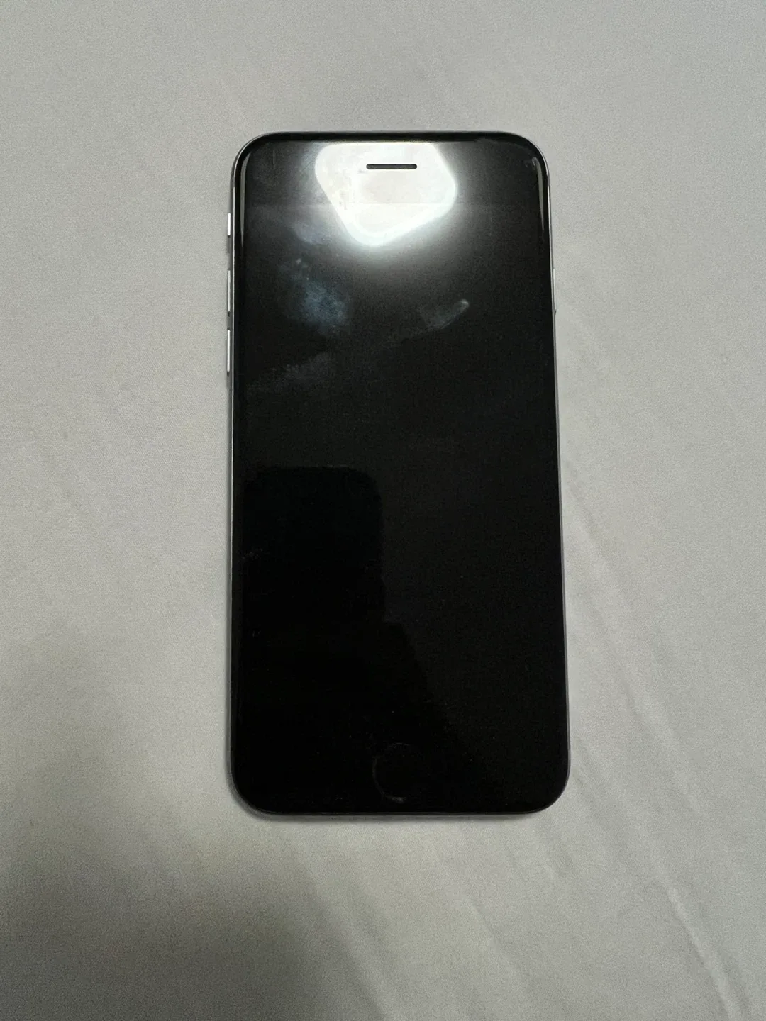 Apple iPhone 6 - Silver