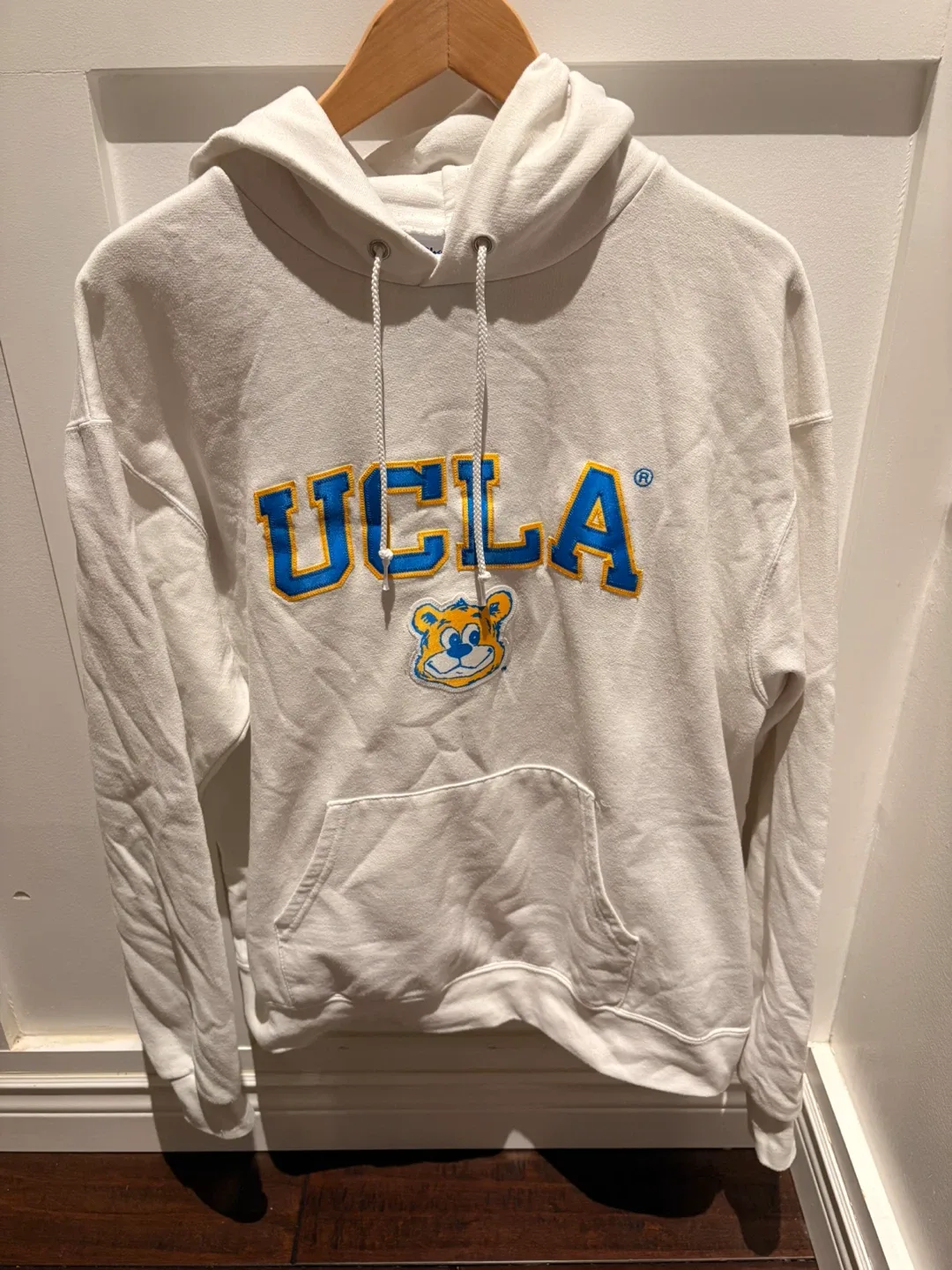 Men’s Champion UCLA Hoodie - Size Large