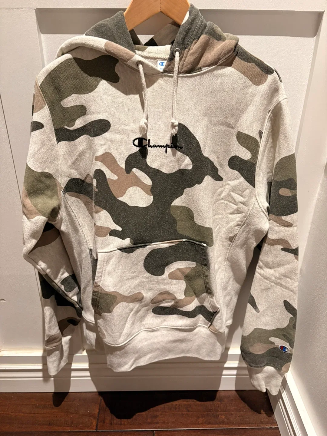 Men’s Champion Reverse Weave Camo Hoodie - Medium