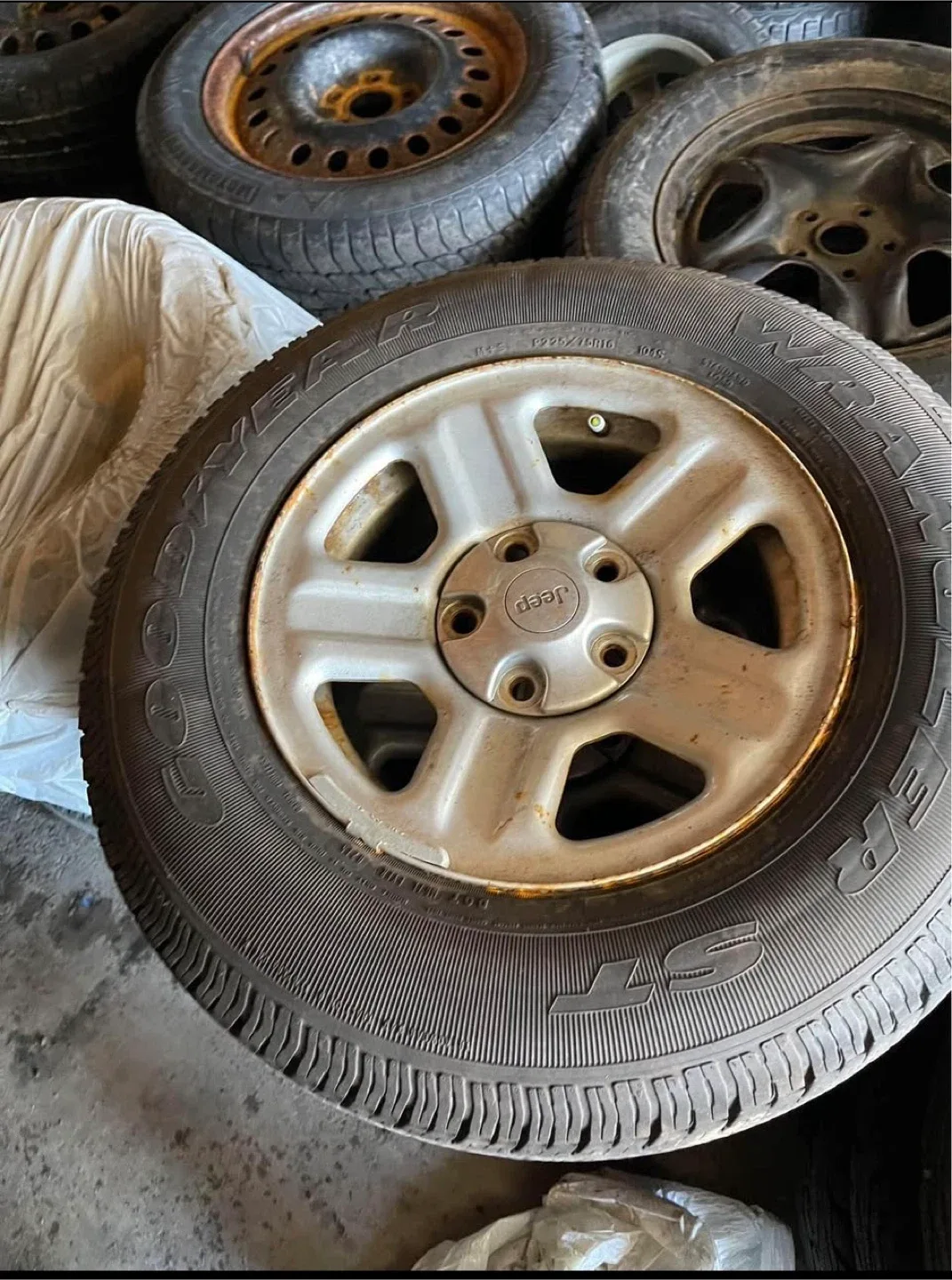 Goodyear Wrangler SR-A P225/75R16 Tires