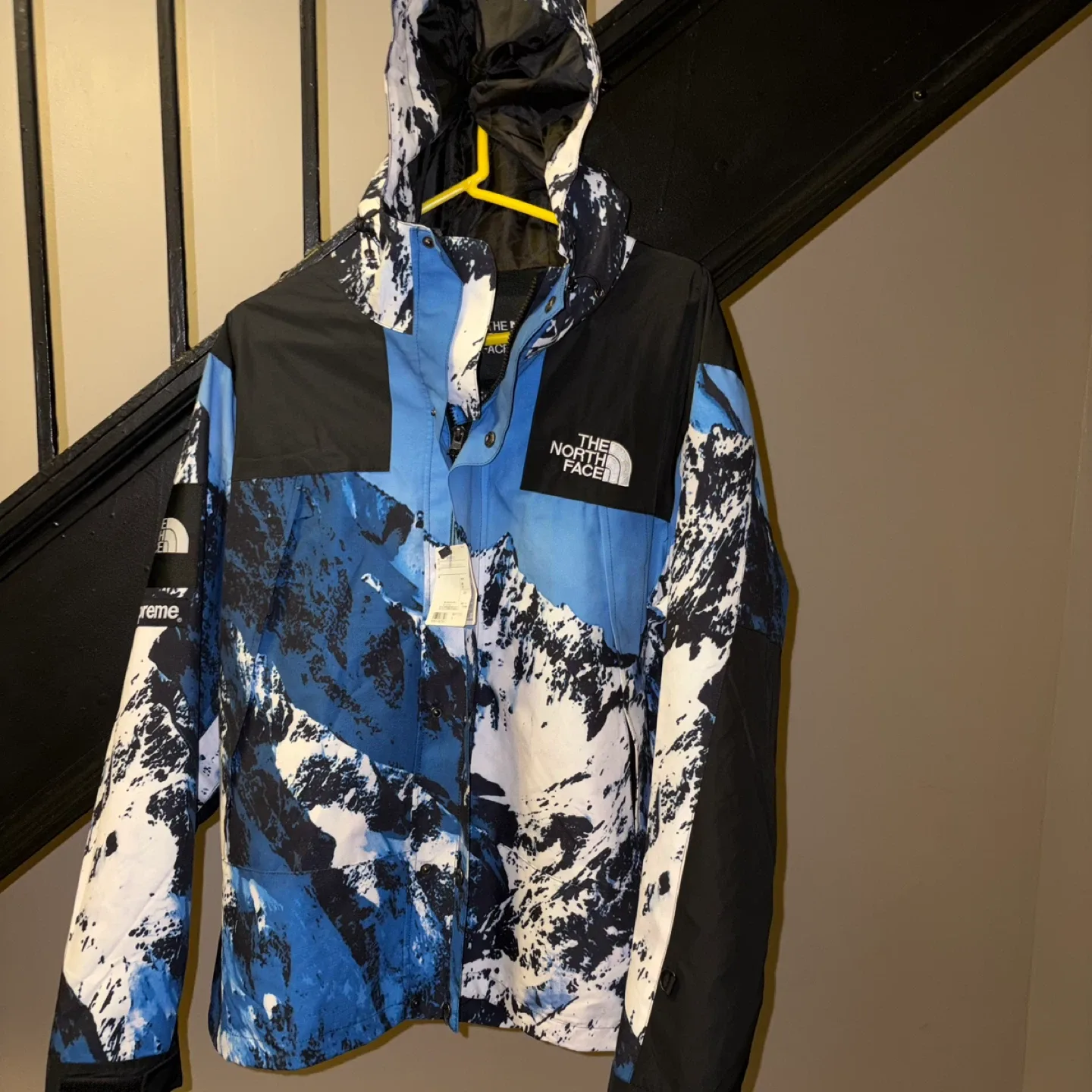 The North Face x Supreme Mountain Jacket - Size 2XL