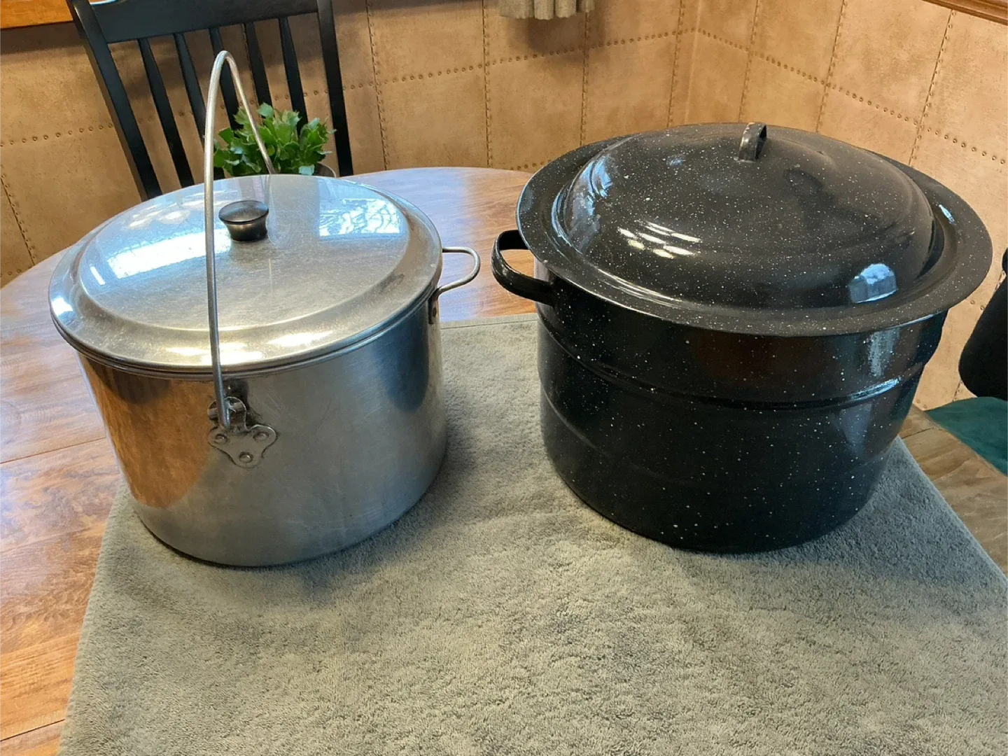 2 Large Vintage Cooking Pots !
