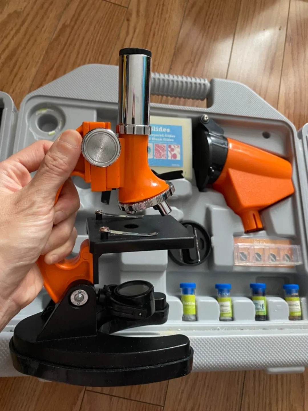 Discovery Kids Microscope Completely Set 120X to 1200X image indicator(2)