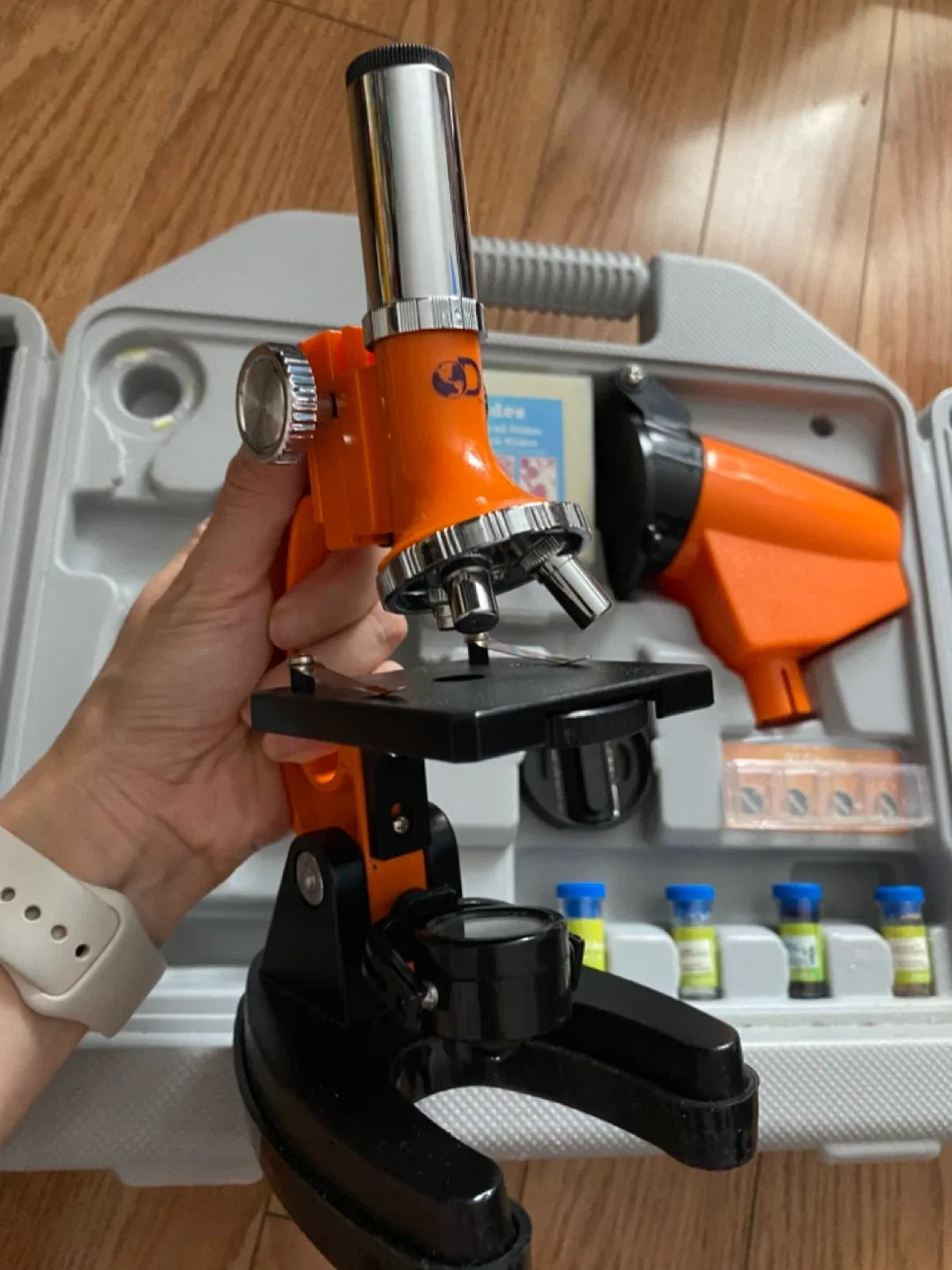 Discovery Kids Microscope Completely Set 120X to 1200X image indicator(3)