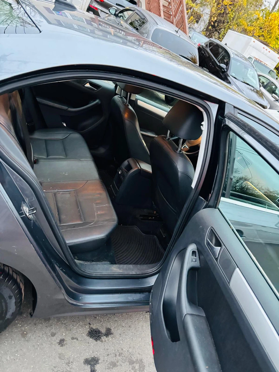 Volkswagen Jetta - Gray Sedan - photo 2