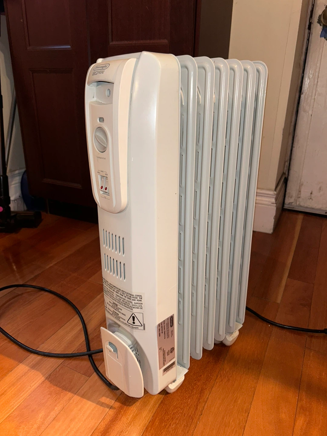 DeLonghi Oil Heater - photo 2