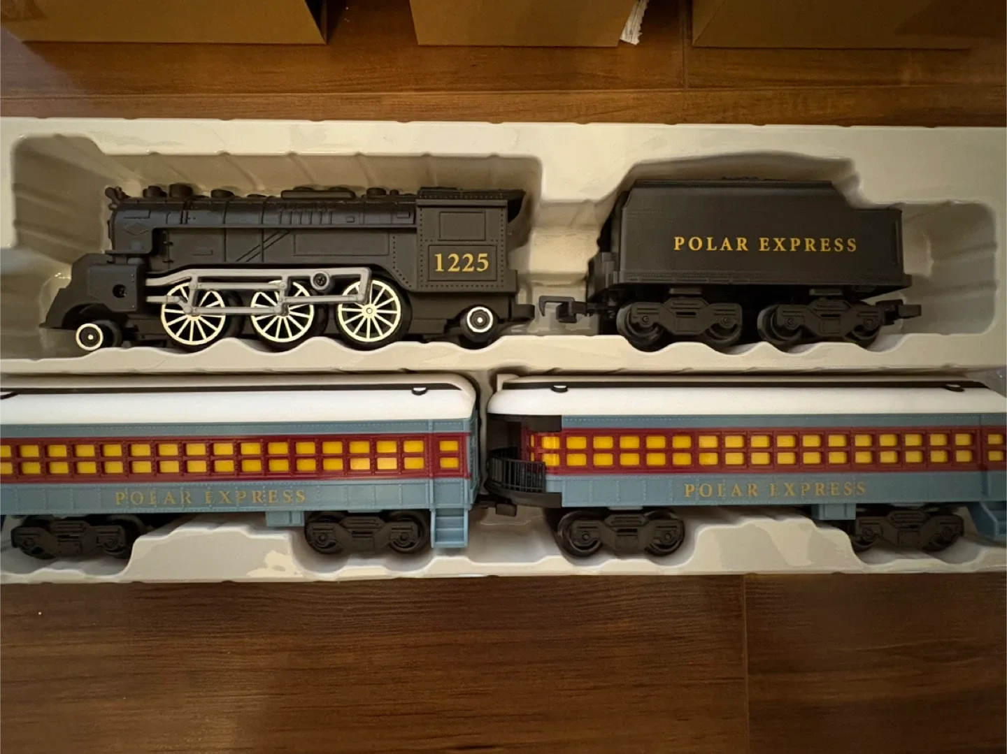 ❄️ Lionel Polar Express Train Set – Perfect Condition! 🚂🎄 image indicator(2)