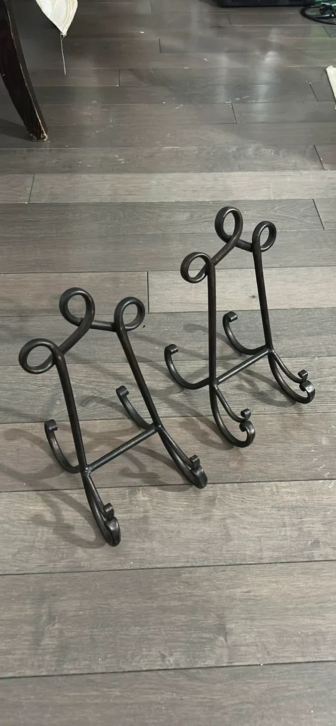 Metal Easel Stands - Set of 2