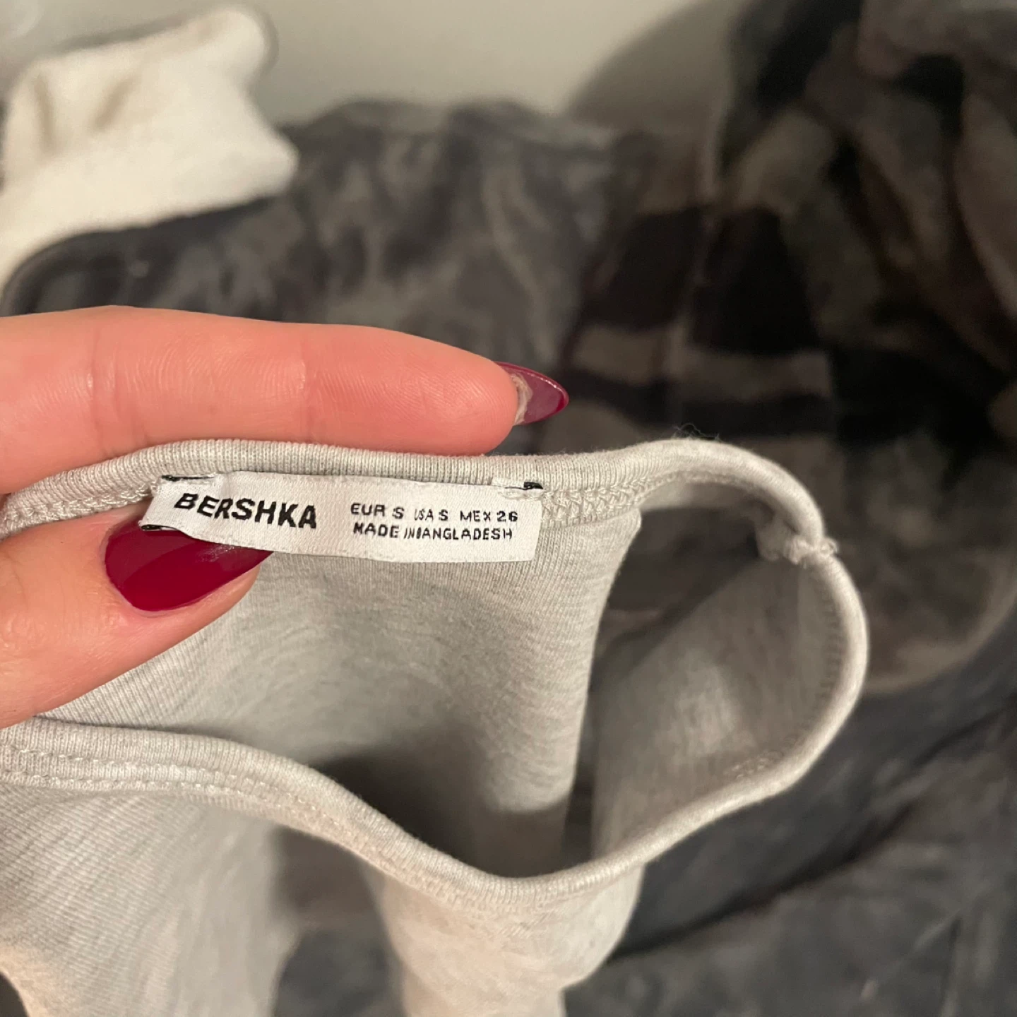 Bershka cropped Grey T-Shirt - Size S - photo 2