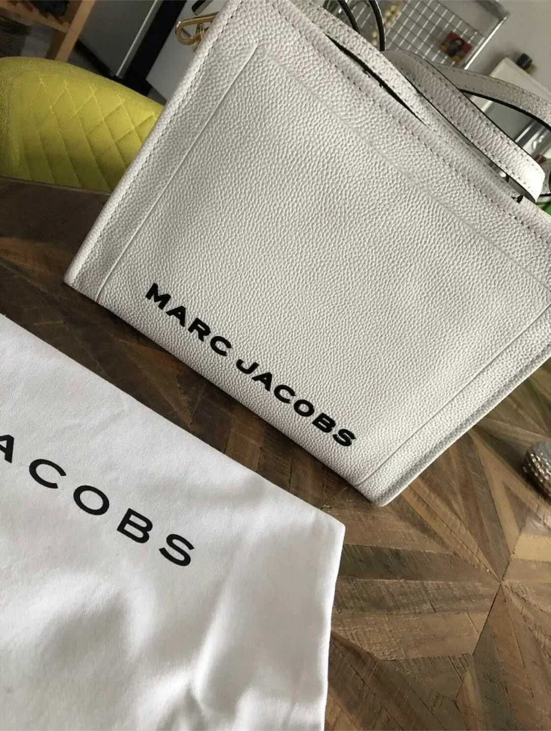 Marc Jacobs White Box Shopper