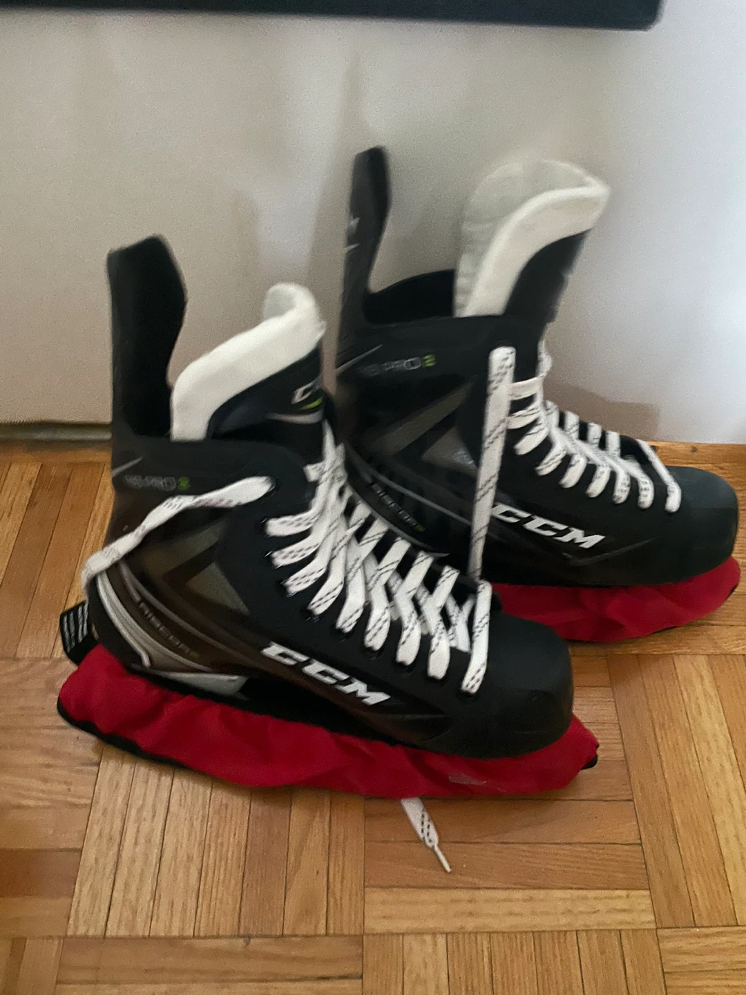 CCM Ribcor Pro 2 Ice Hockey Skates - Size 6 - photo 4