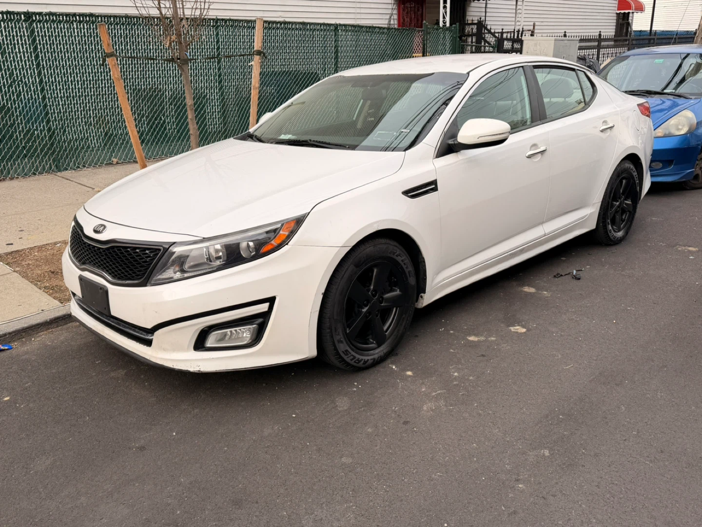 Kia Optima White Sedan - photo 3