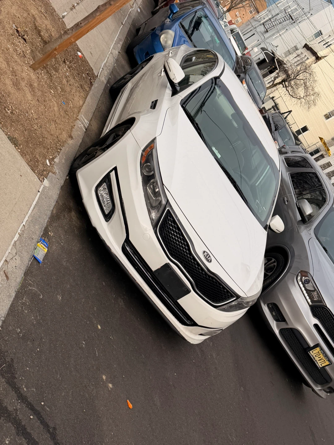 Kia Optima White Sedan - photo 4