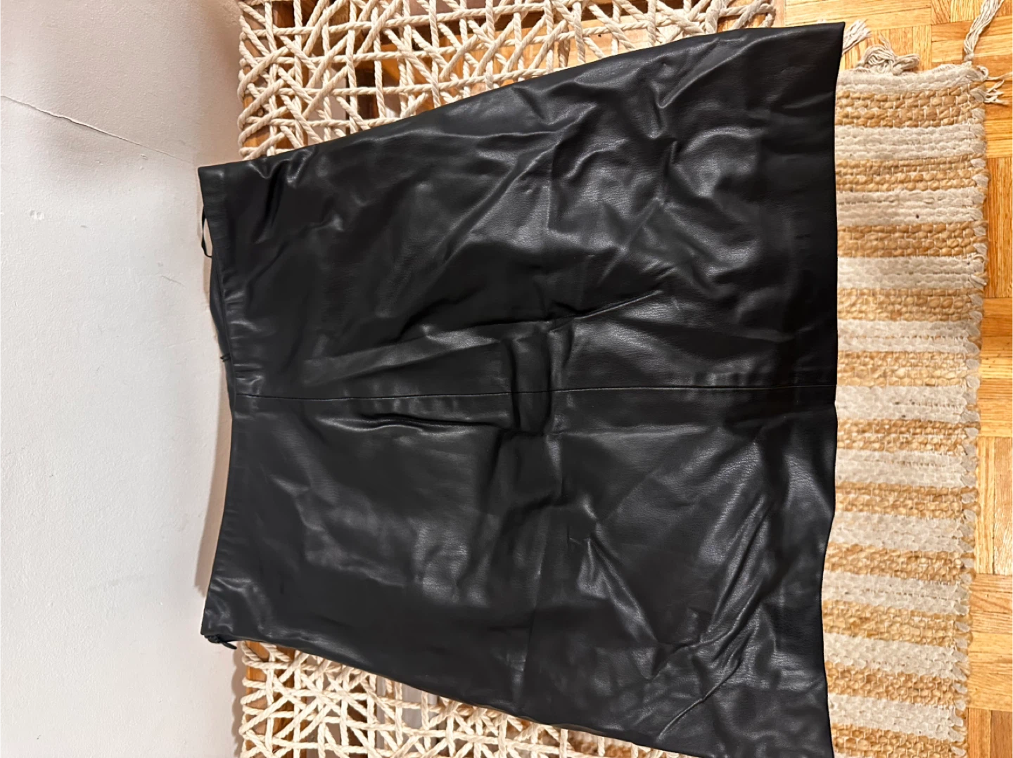 Ruffled pleather mini skirt - photo 2