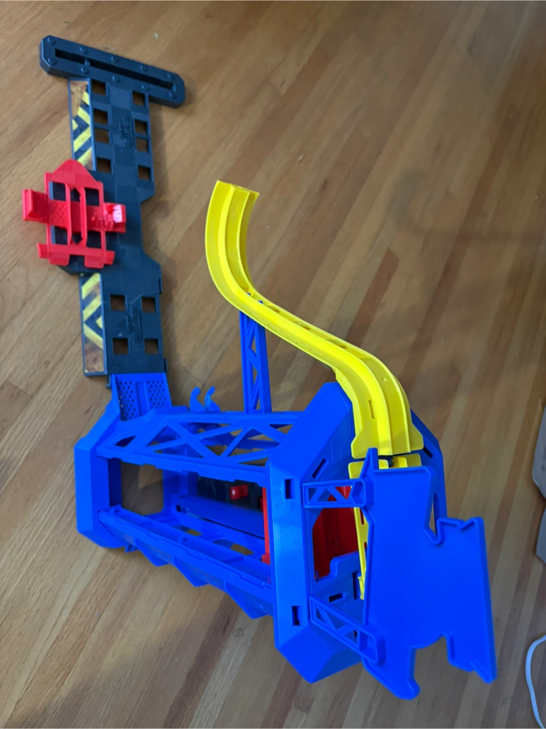 Monster Jam Garage Playset - photo 5